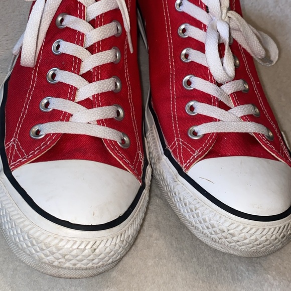 Converse Chuck Taylor sneakers in red canvas Sz 12 EUC - Picture 2 of 9